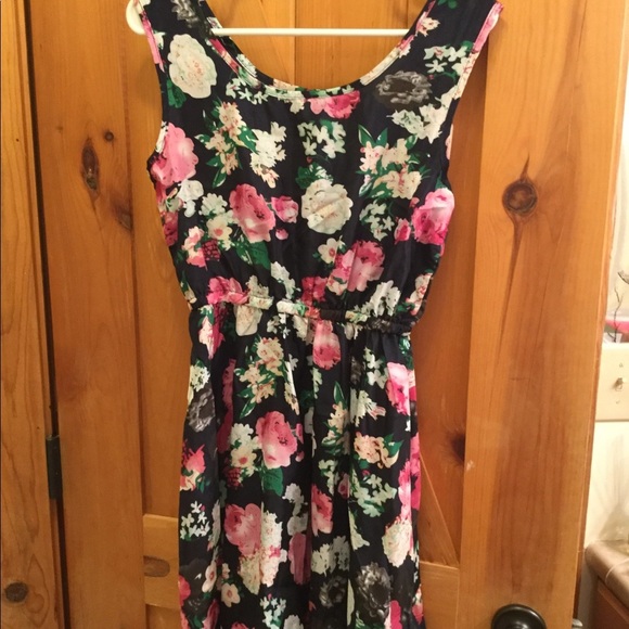 Dress - Picture 1 of 5